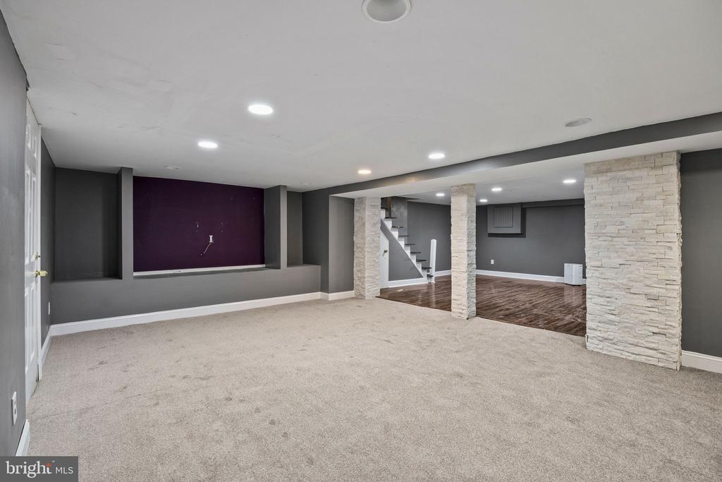 6653 LINCOLN DRIVE