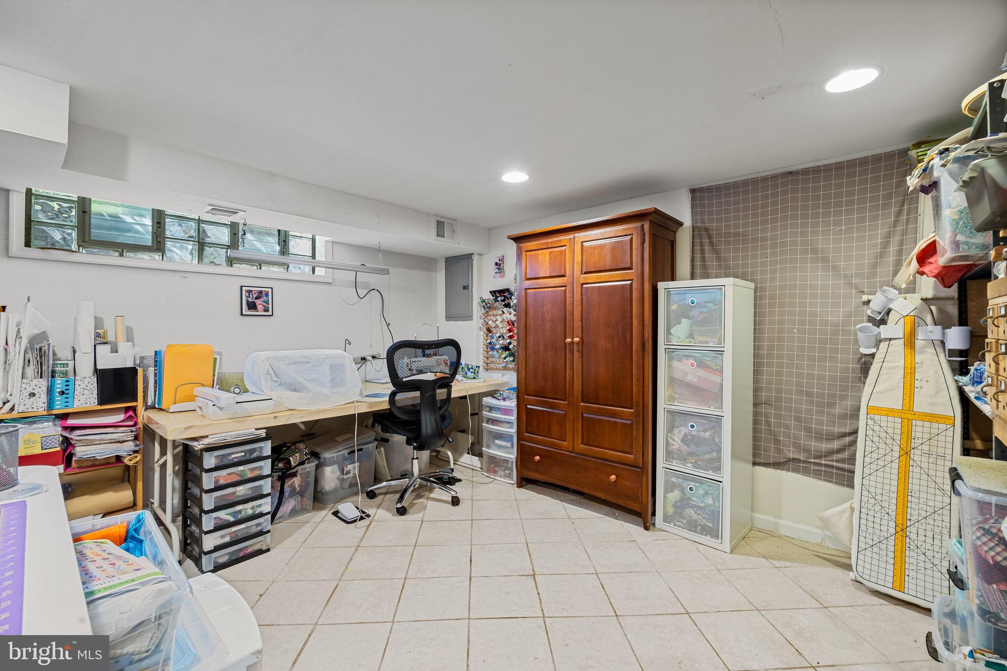 857 W BELLS MILL ROAD