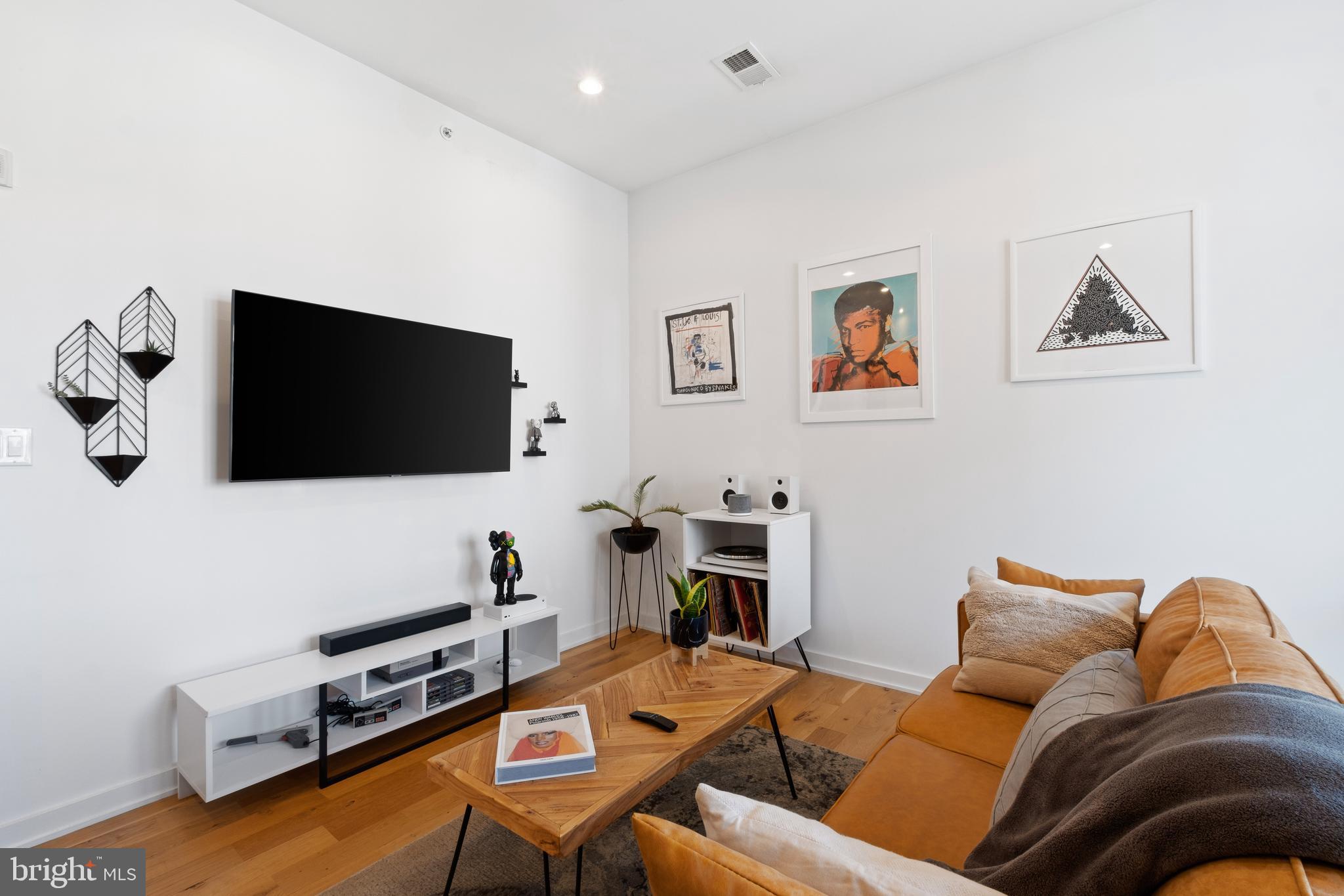 1617 N HOPE STREET 27 3B