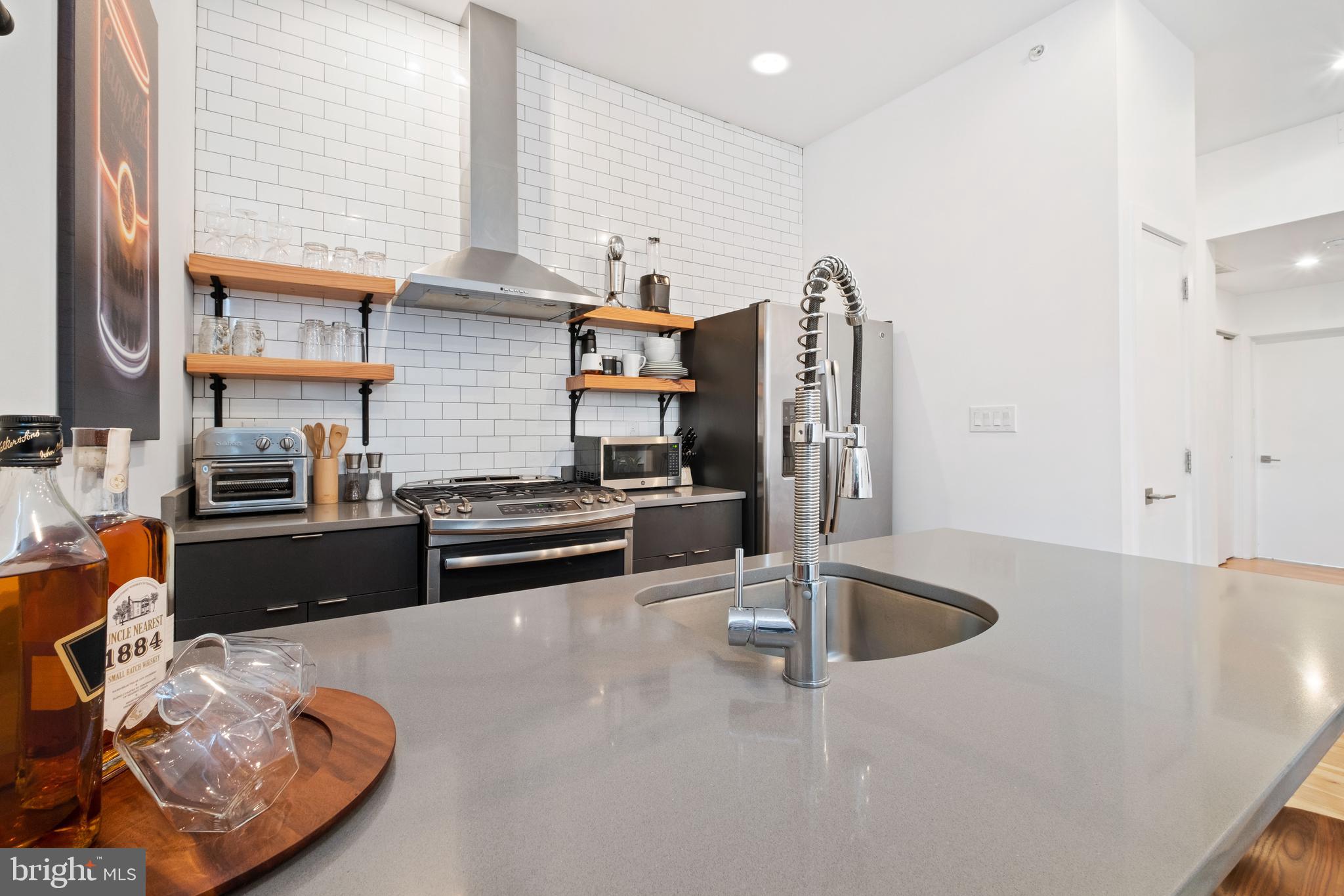 1617 N HOPE STREET 27 3B