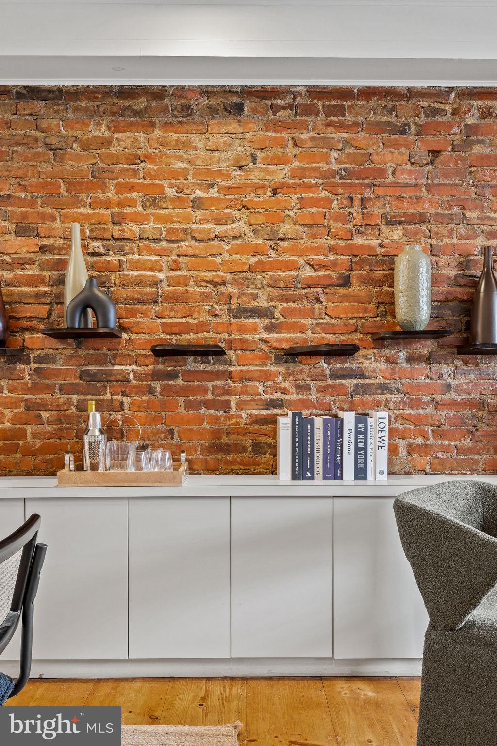 526 S LECOUNT STREET