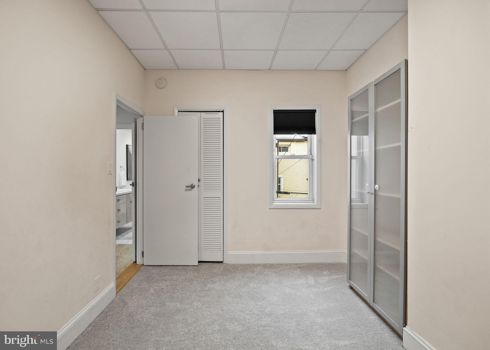 526 S LECOUNT STREET