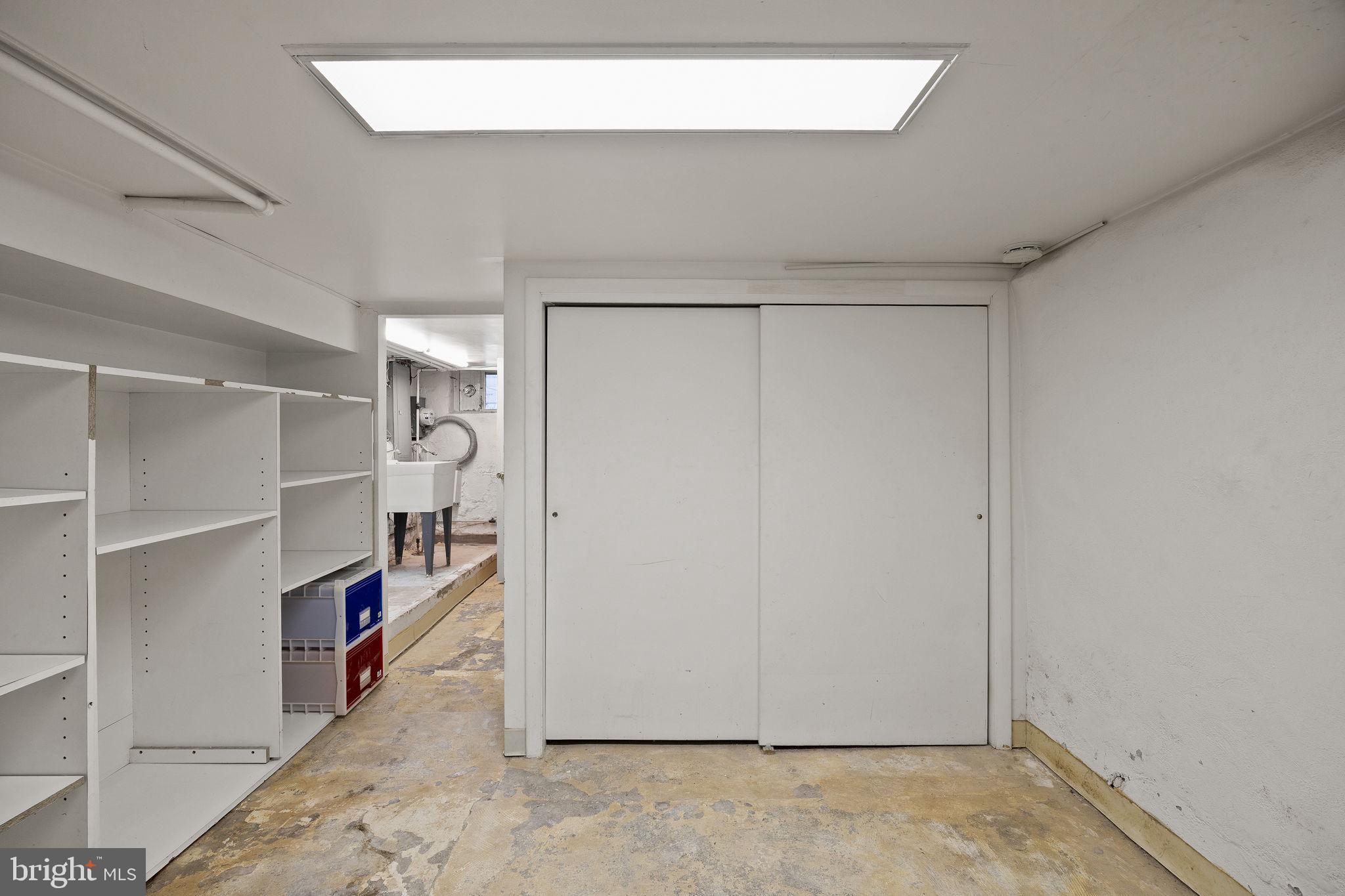 526 S LECOUNT STREET