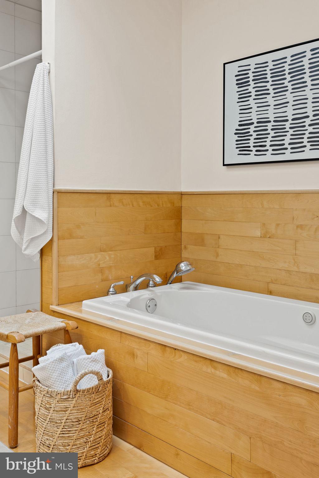 526 S LECOUNT STREET