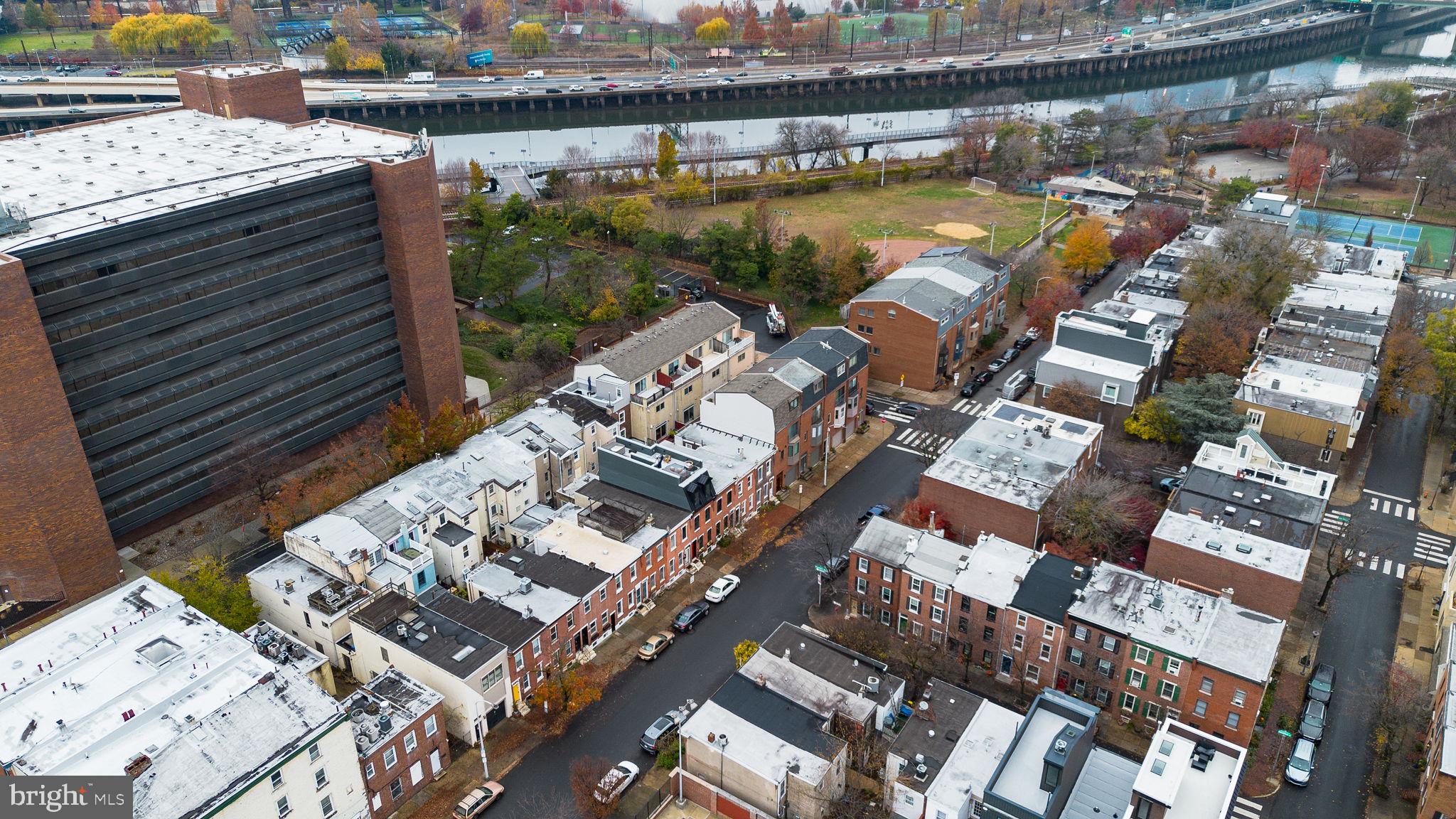 526 S LECOUNT STREET