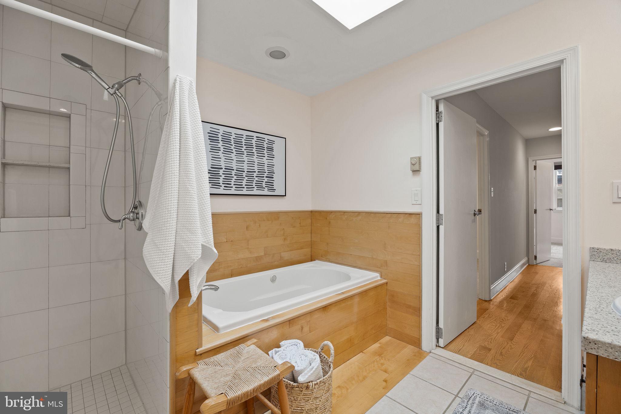 526 S LECOUNT STREET