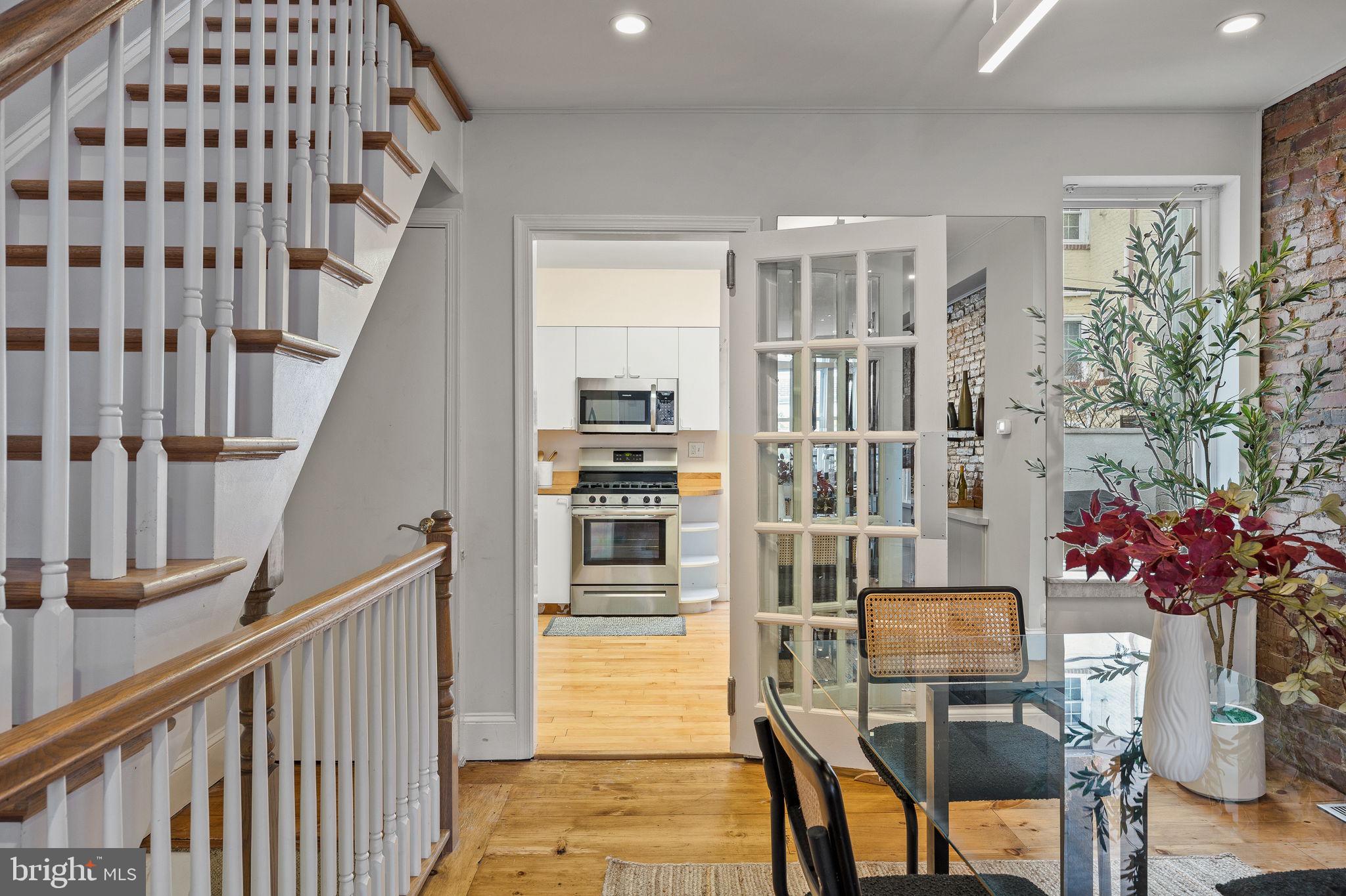 526 S LECOUNT STREET