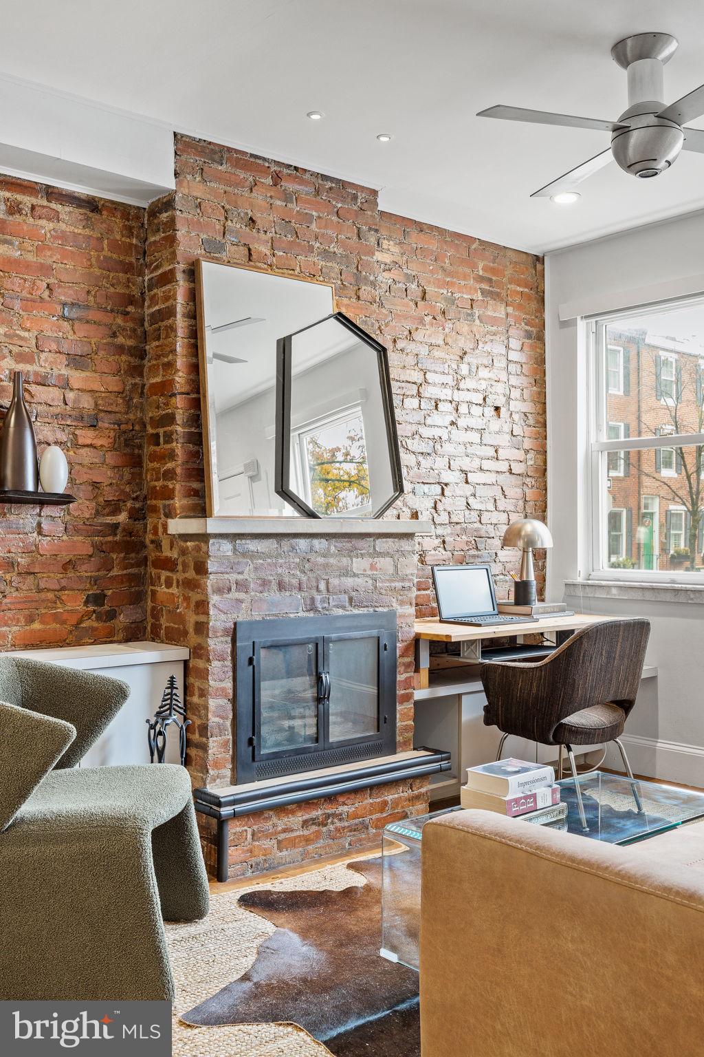 526 S LECOUNT STREET