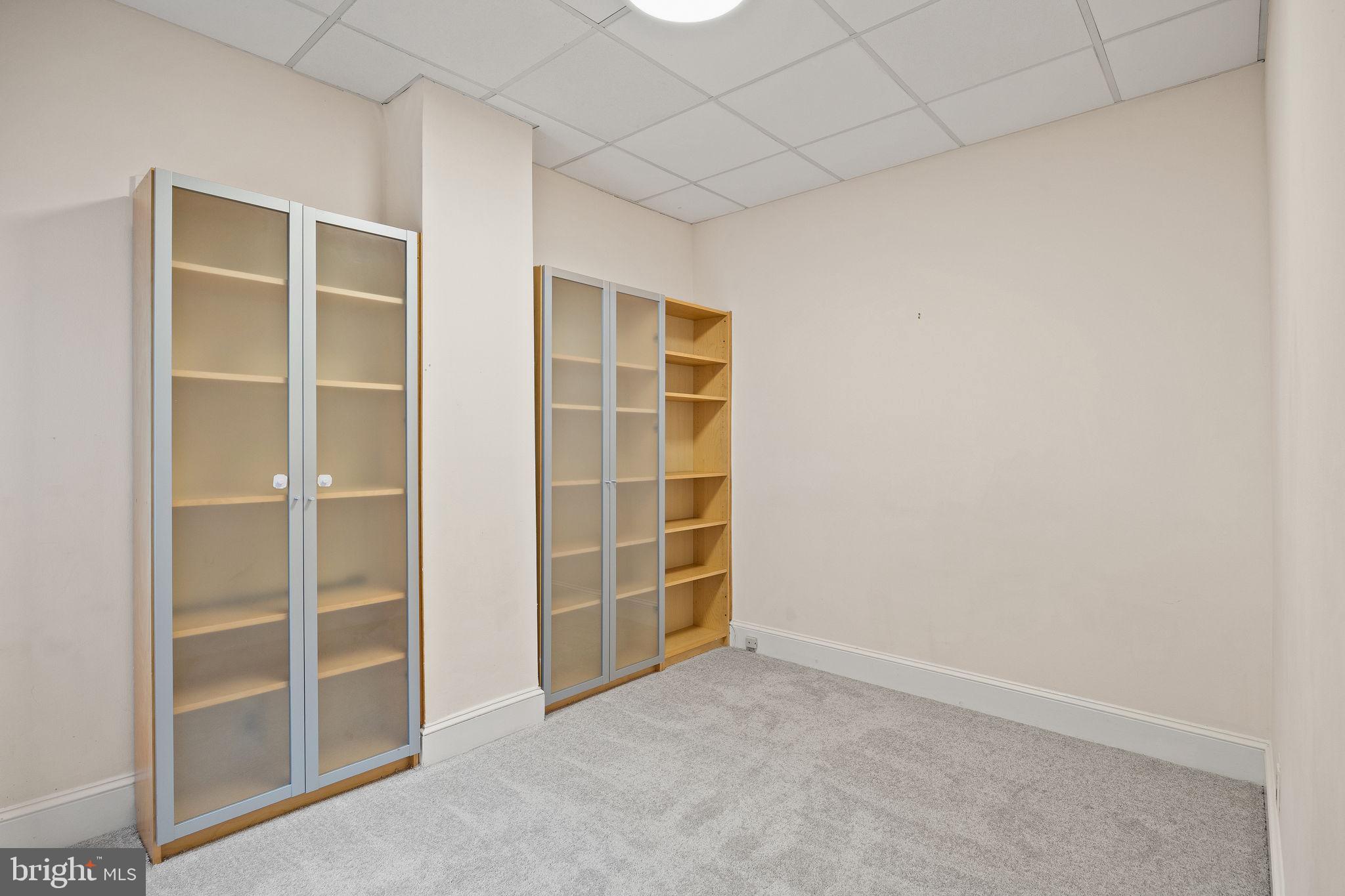 526 S LECOUNT STREET