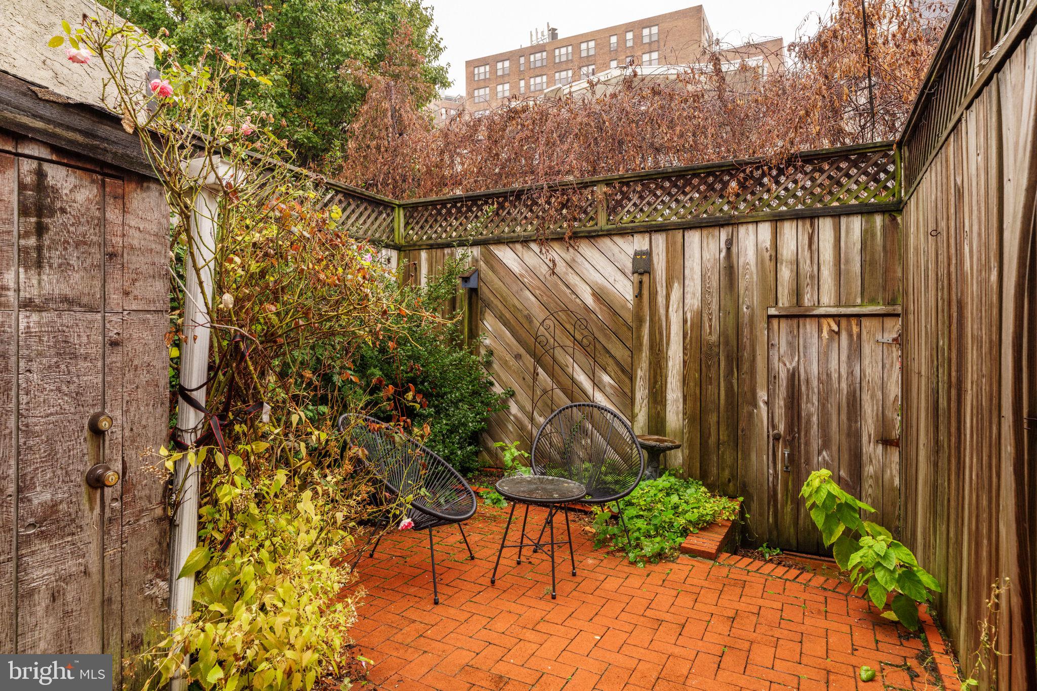 2220 BRANDYWINE STREET