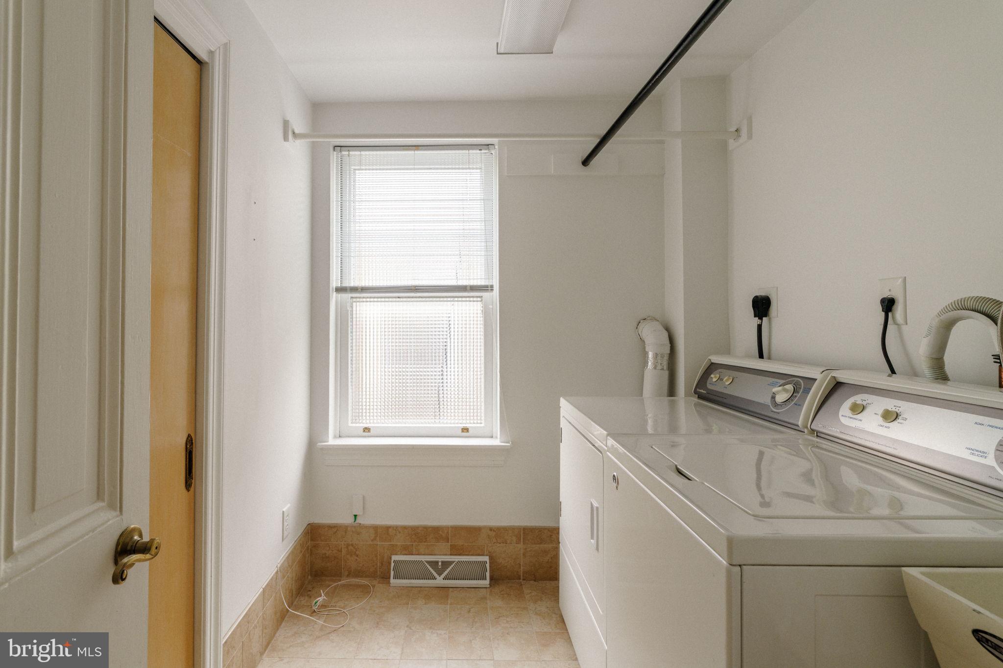 2220 BRANDYWINE STREET