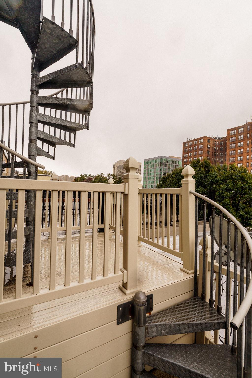 2220 BRANDYWINE STREET