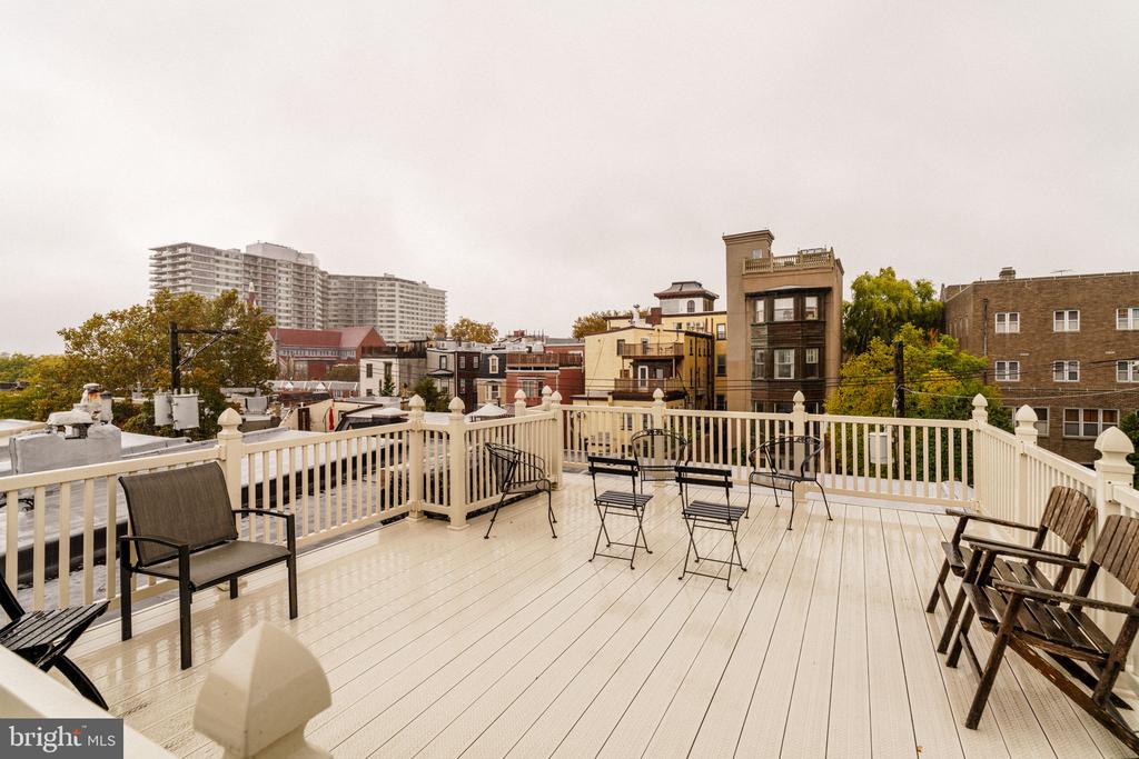 2220 BRANDYWINE STREET