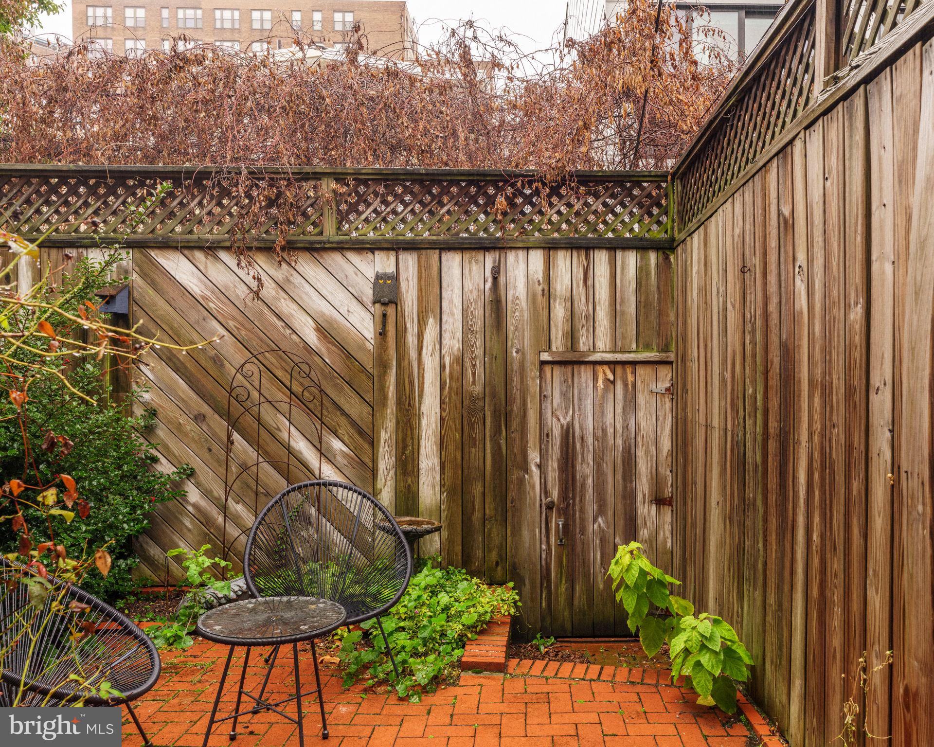 2220 BRANDYWINE STREET