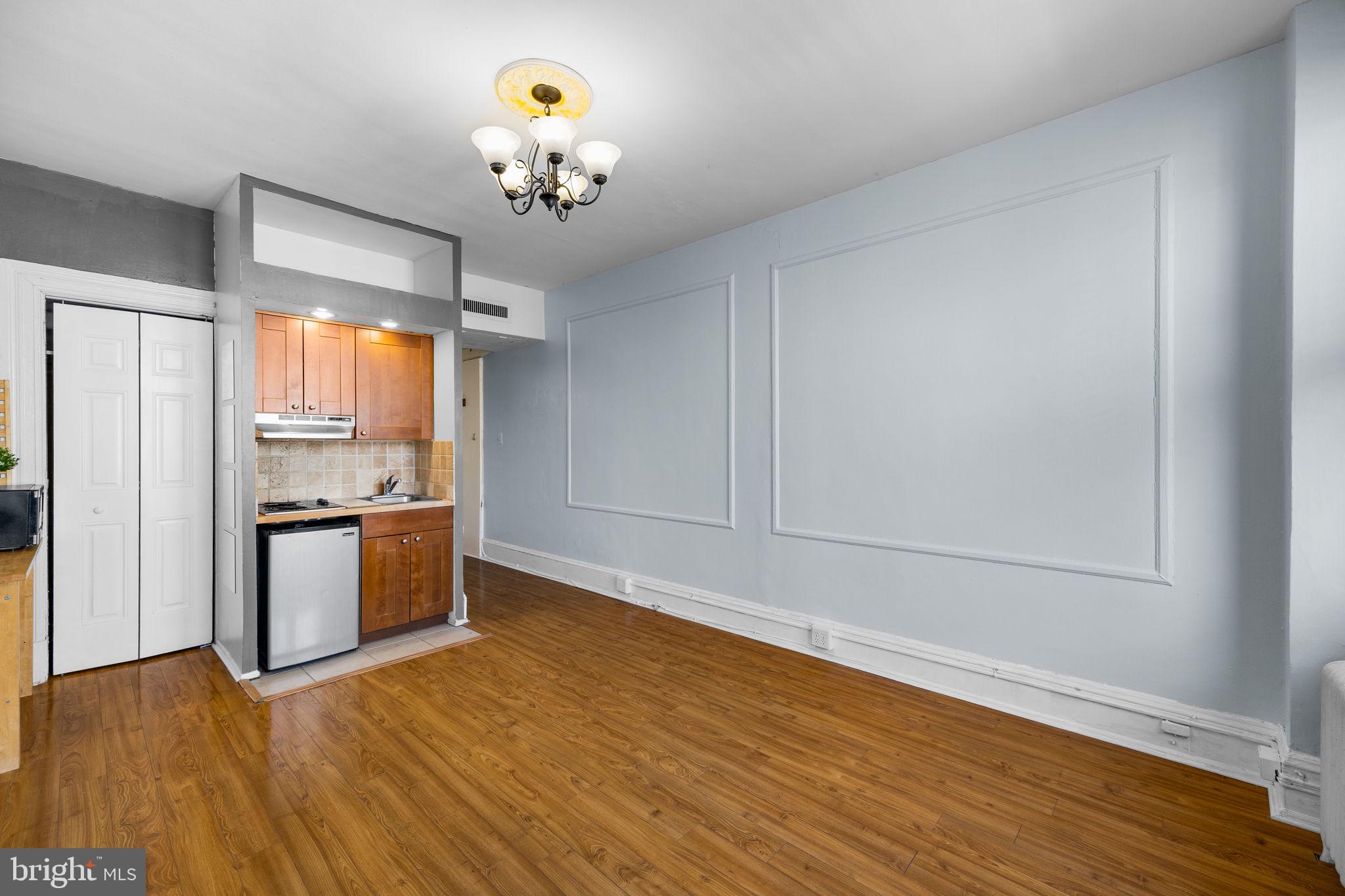 1324 LOCUST STREET 807