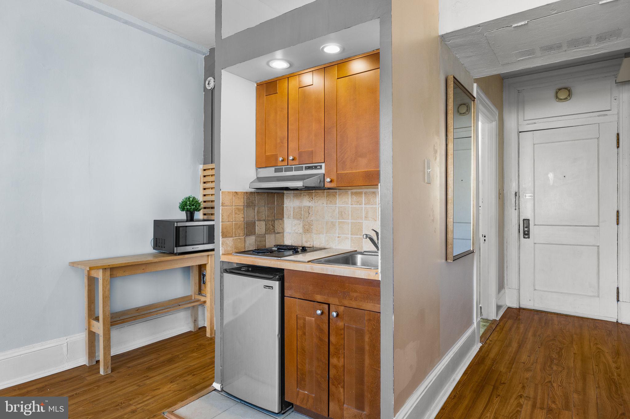 1324 LOCUST STREET 807