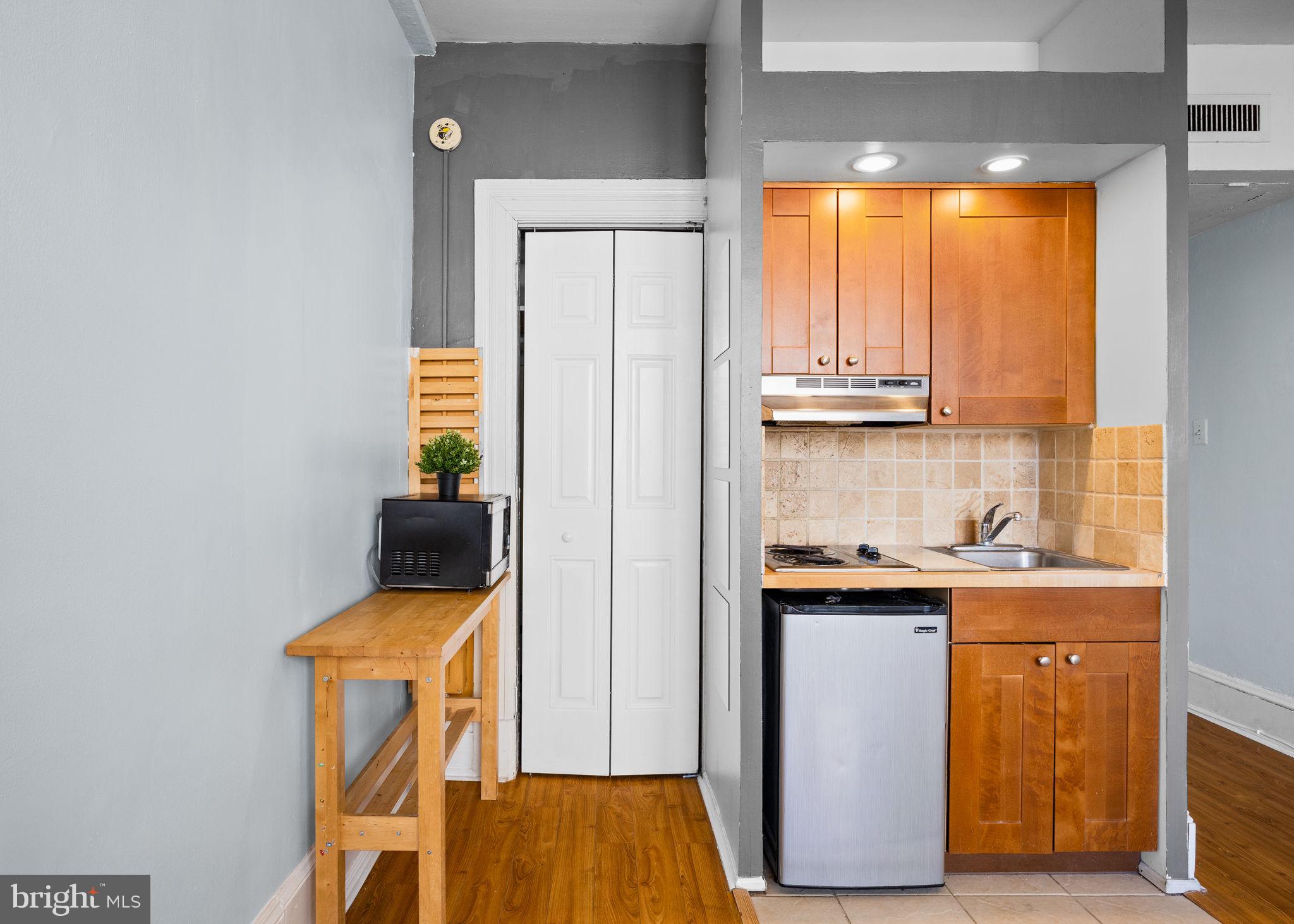 1324 LOCUST STREET 807