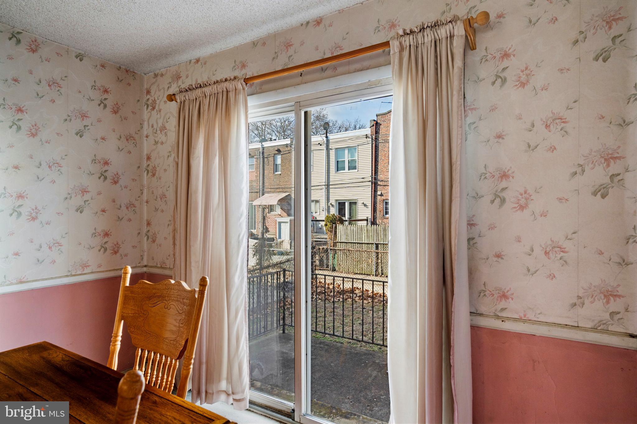 2712 S ISEMINGER STREET