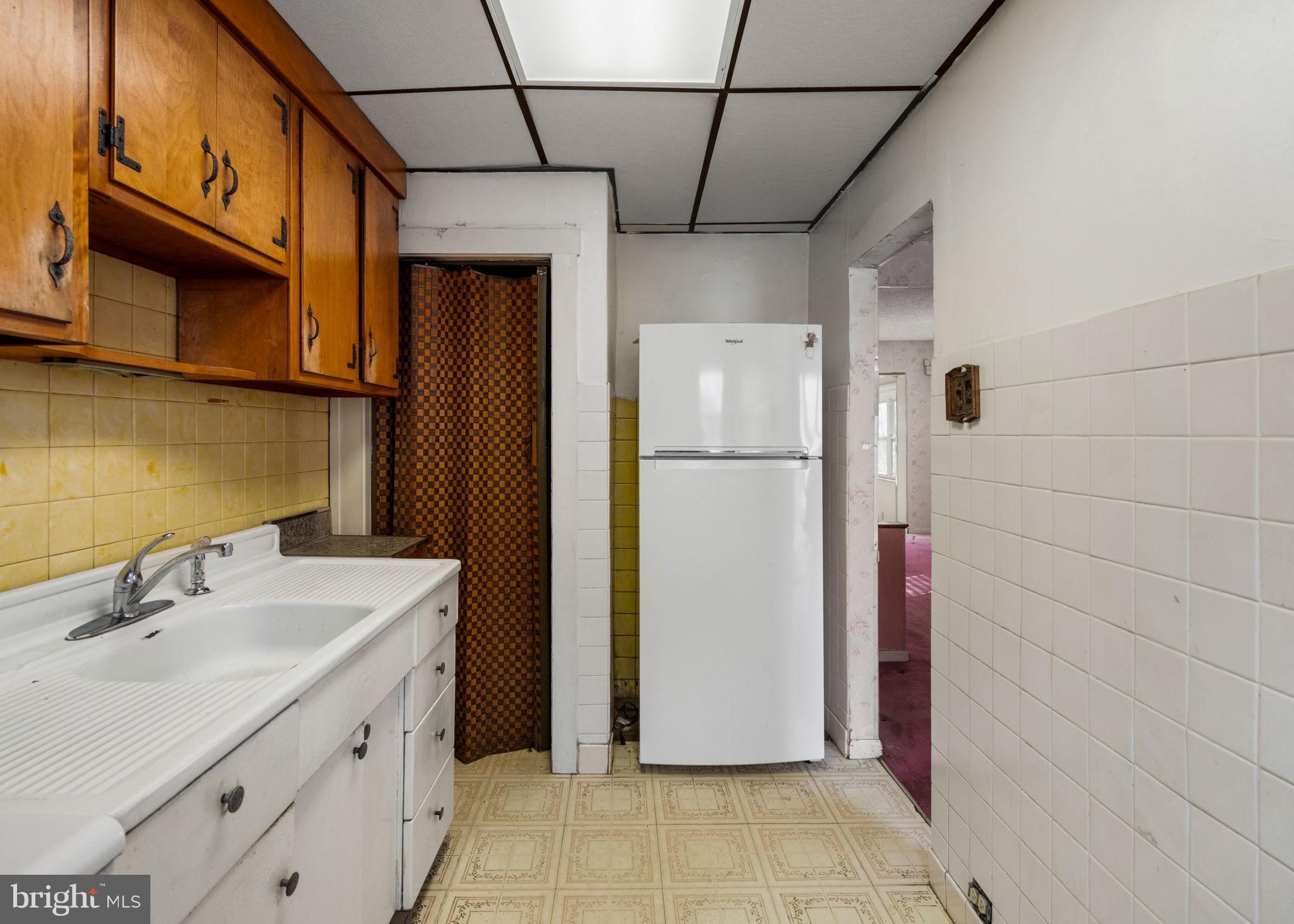 2712 S ISEMINGER STREET