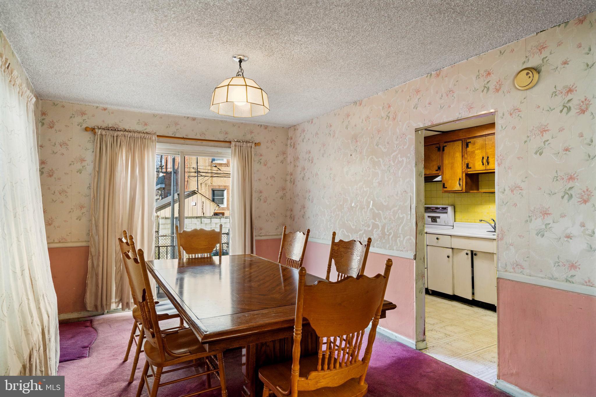 2712 S ISEMINGER STREET