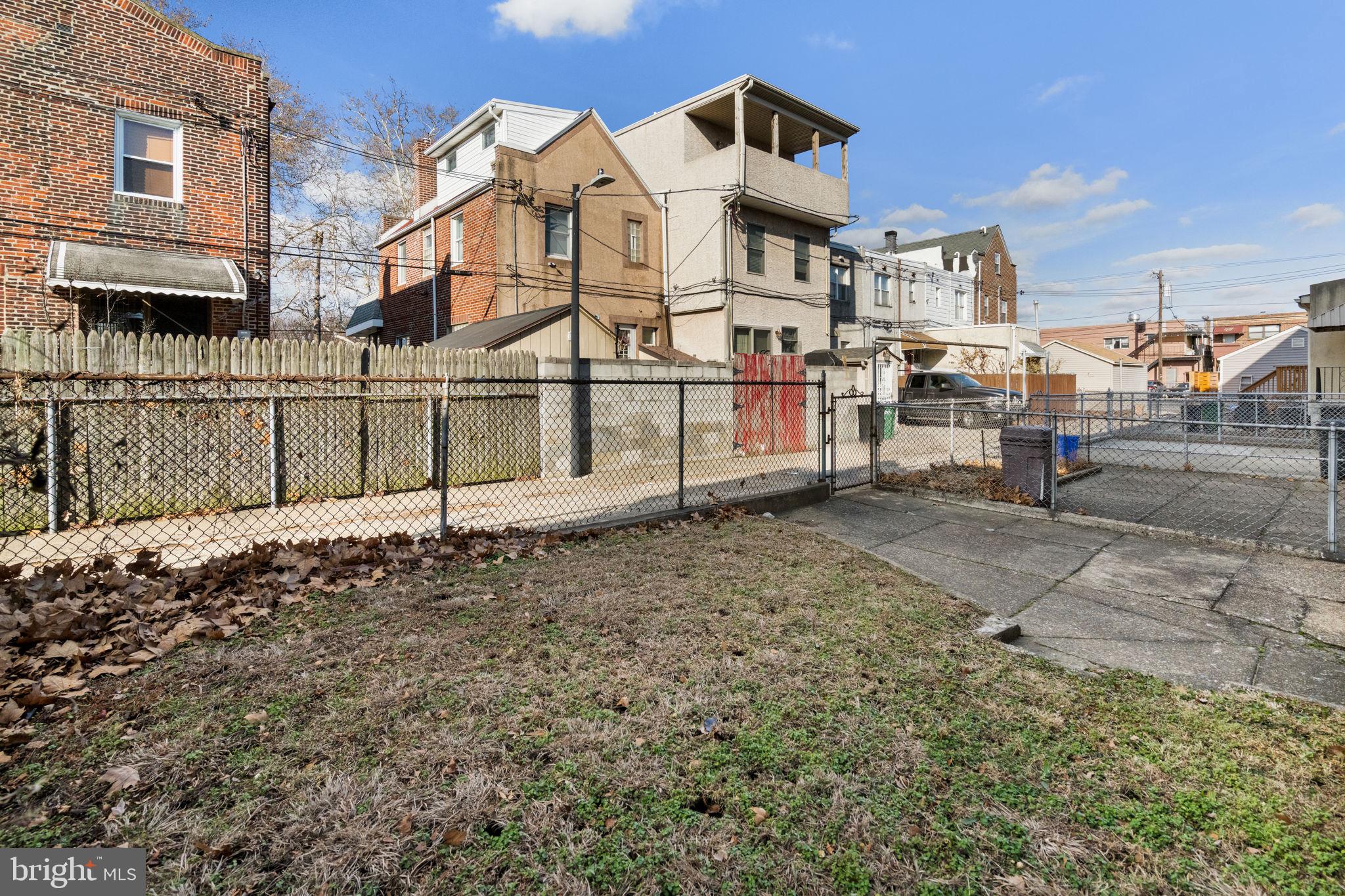 2712 S ISEMINGER STREET