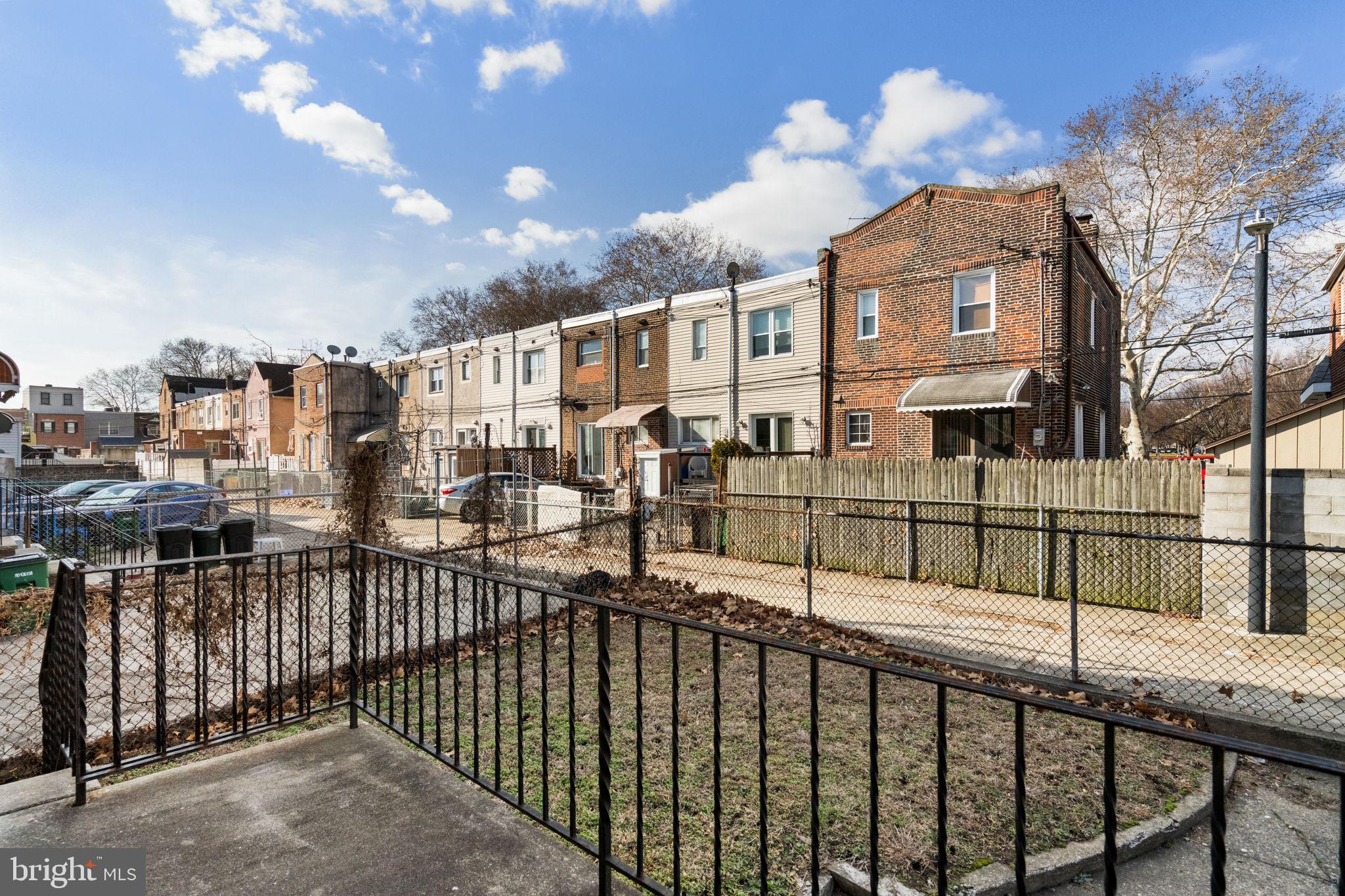 2712 S ISEMINGER STREET