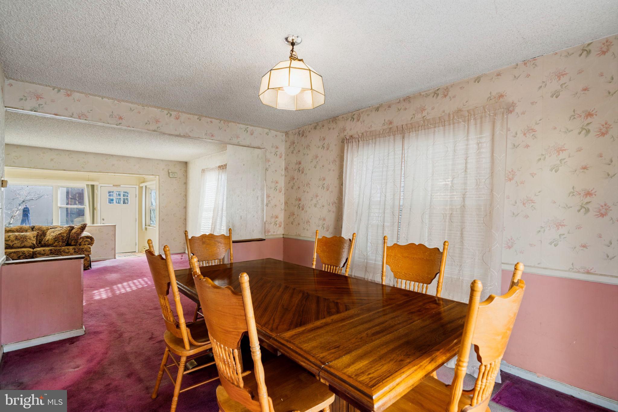 2712 S ISEMINGER STREET