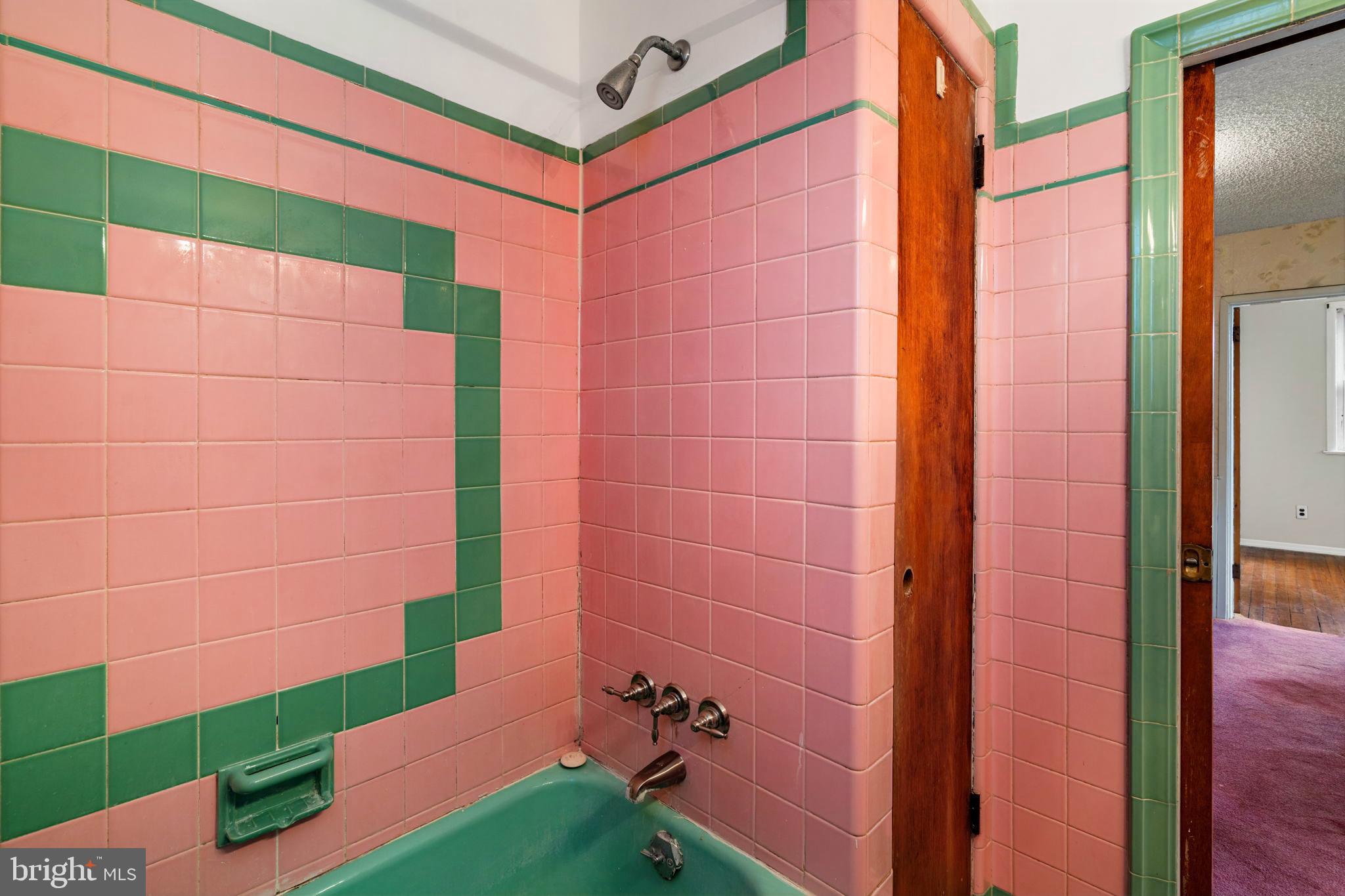 2712 S ISEMINGER STREET