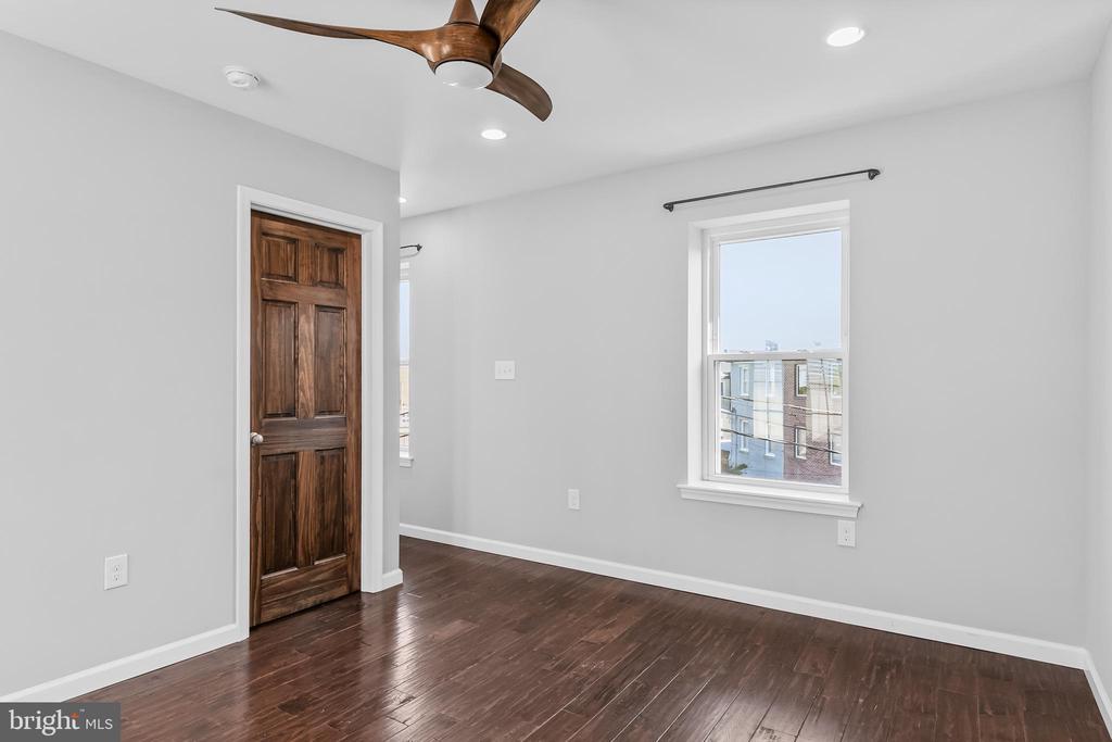 1120 O'NEIL STREET