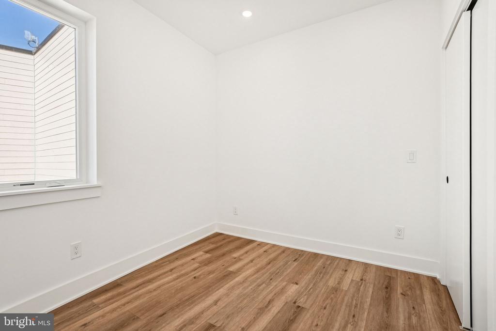 2456 FRANKFORD AVENUE 15