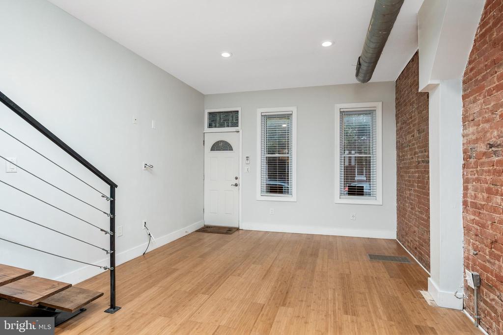 457 MOYER STREET