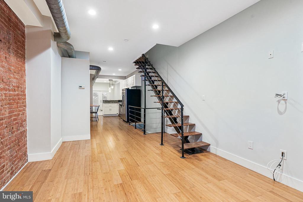 457 MOYER STREET