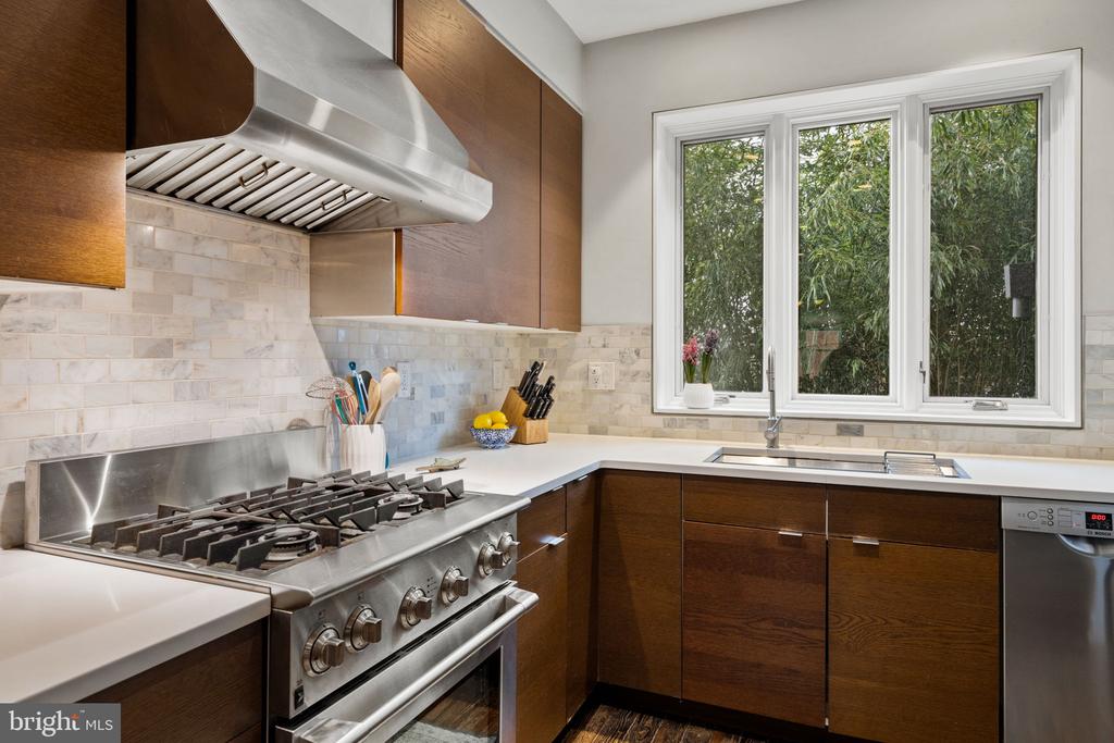 834 N 28TH STREET