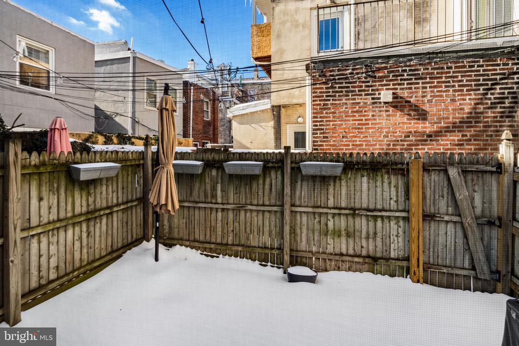 828 S 5TH STREET
