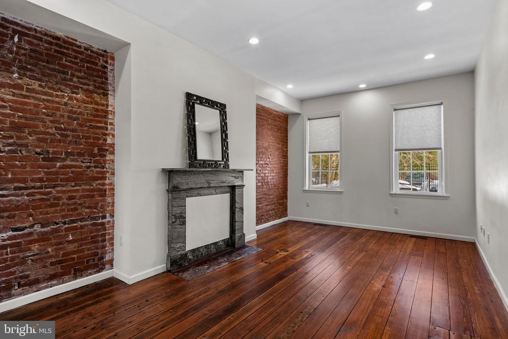 828 S 5TH STREET