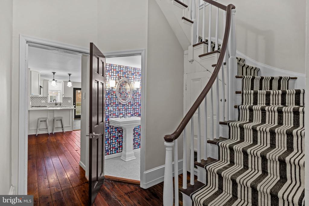 828 S 5TH STREET