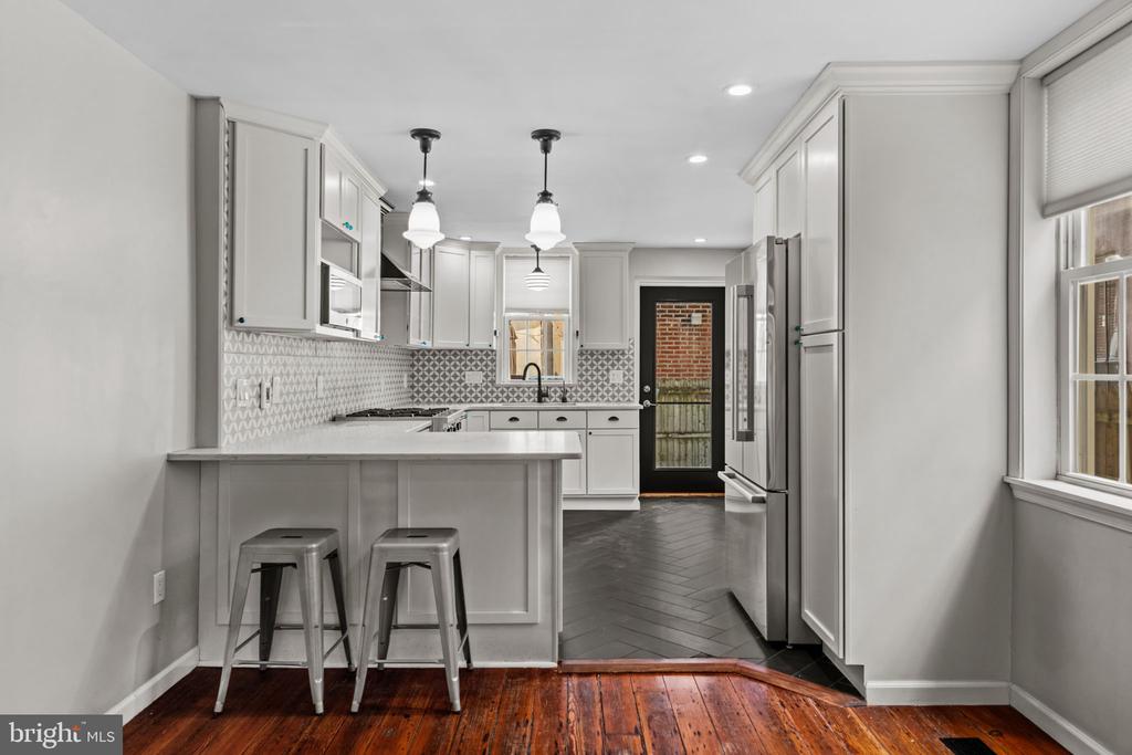 828 S 5TH STREET
