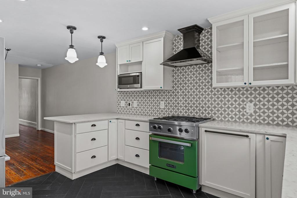 828 S 5TH STREET