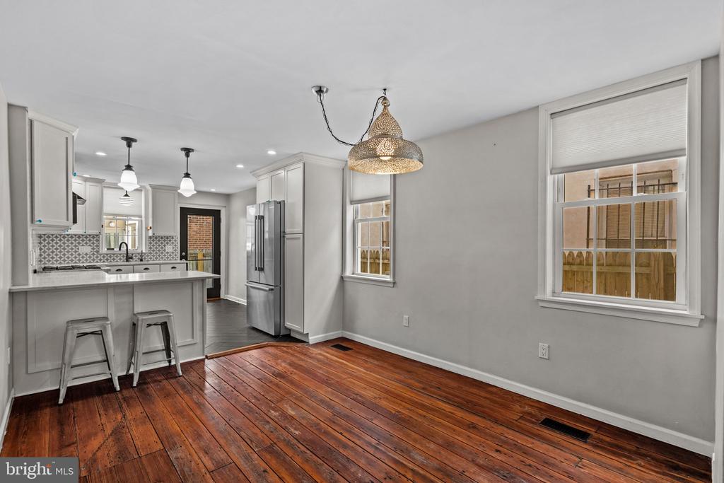828 S 5TH STREET