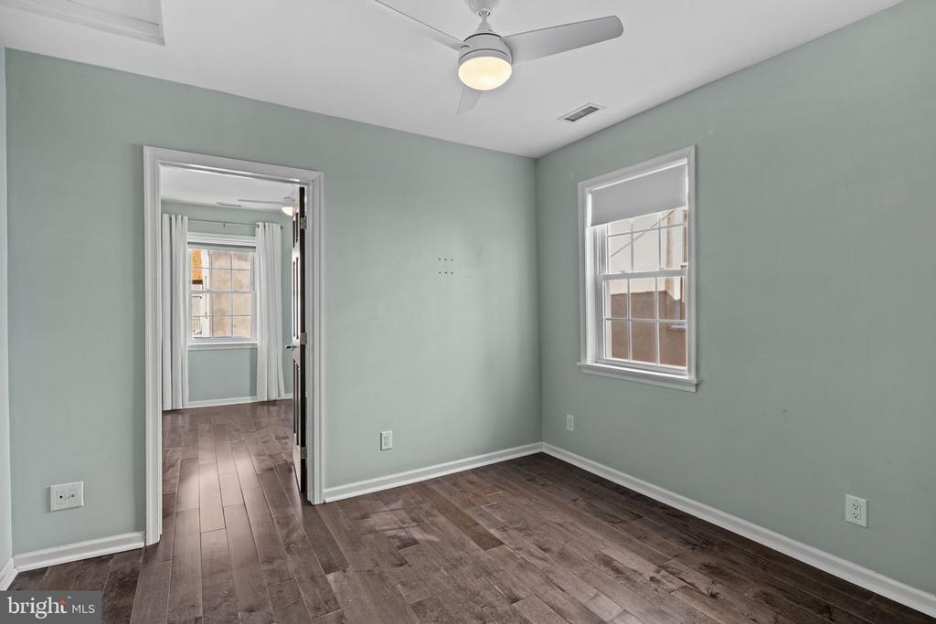 828 S 5TH STREET