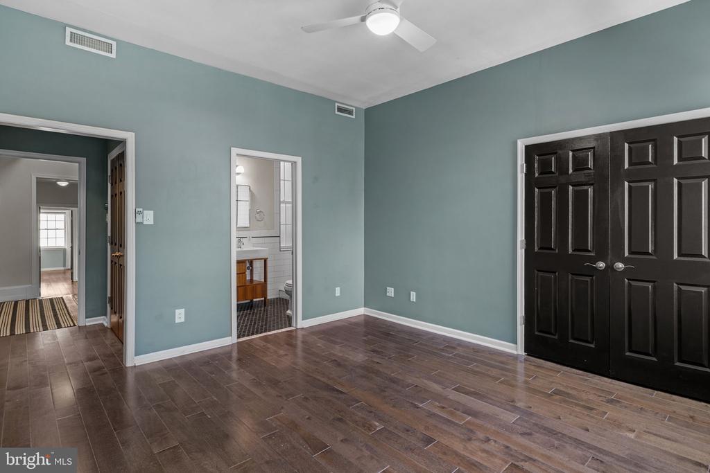 828 S 5TH STREET