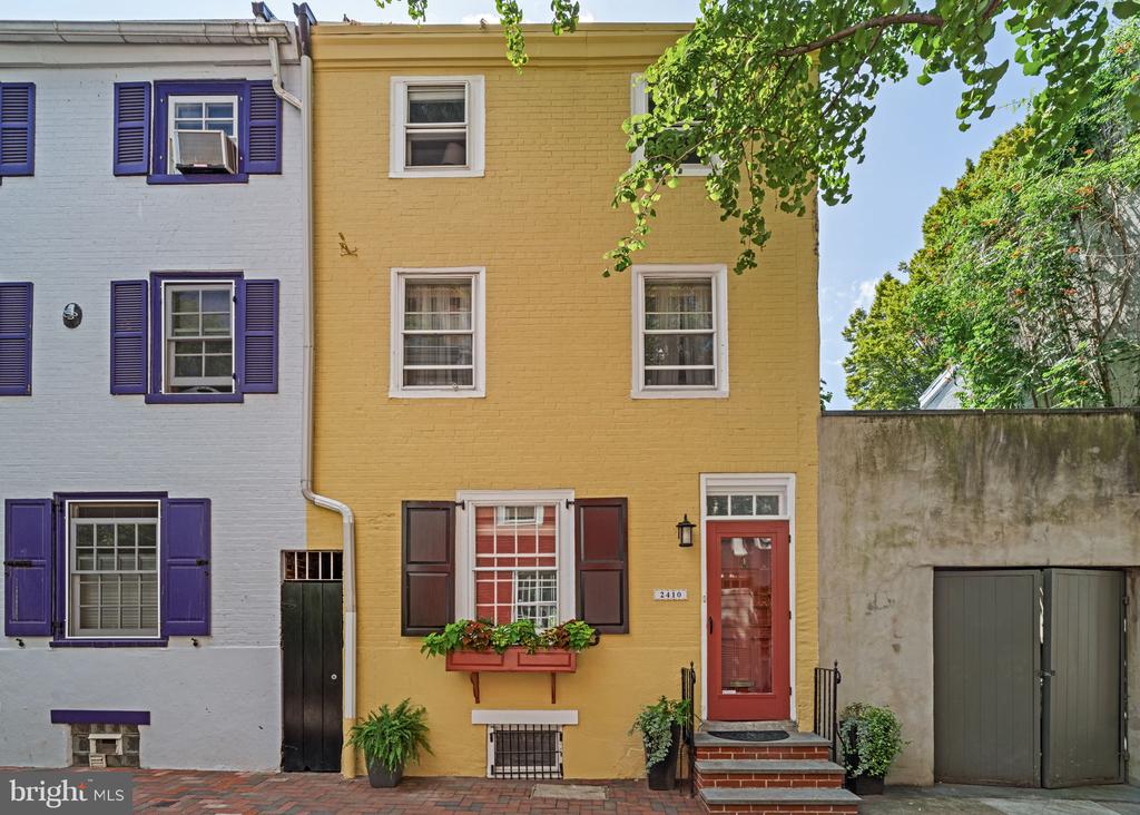 2410 PANAMA STREET