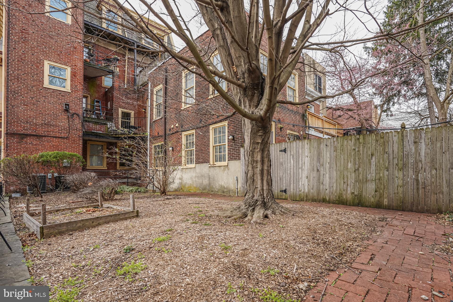 1501 GREEN STREET 00 1