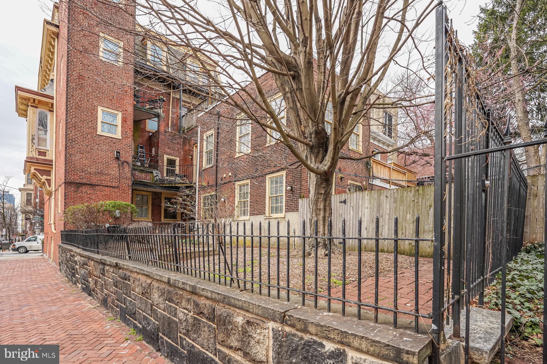 1501 GREEN STREET 00 1