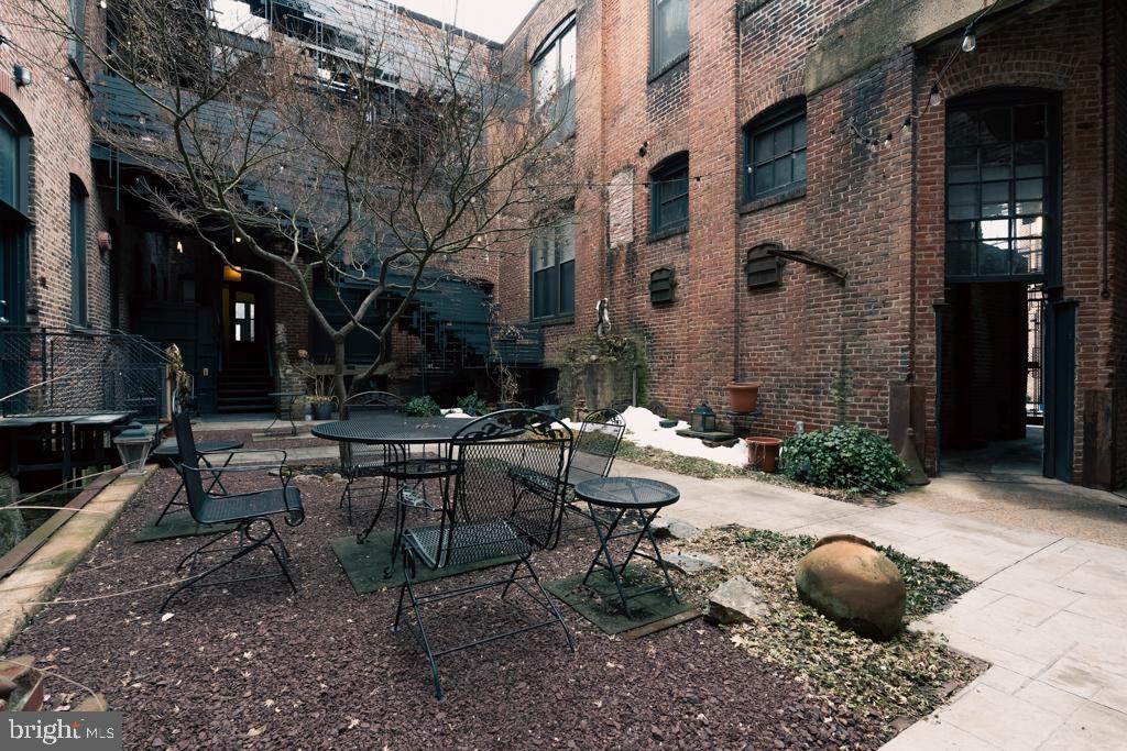 2042 AMBER STREET 46 101