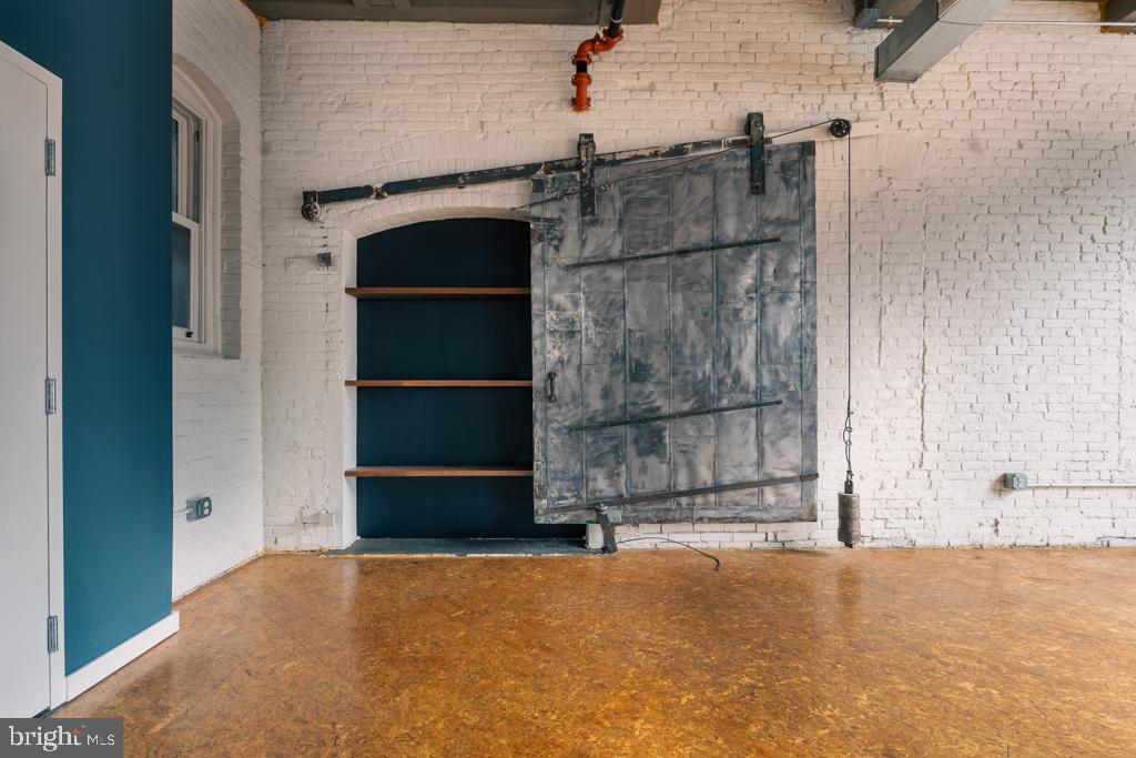 2042 AMBER STREET 46 101