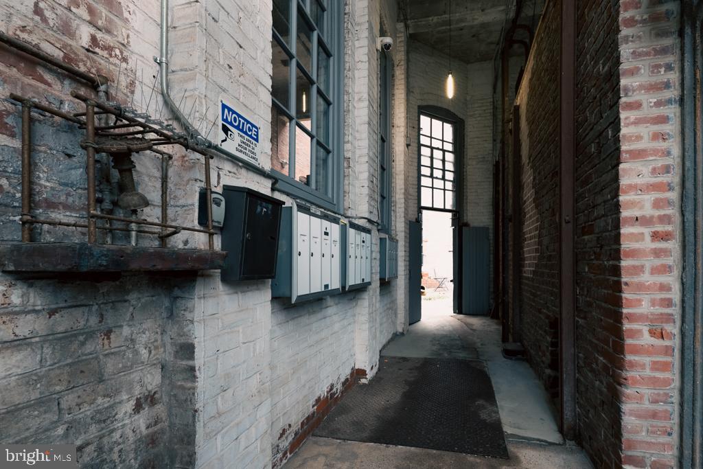 2042 AMBER STREET 46 101