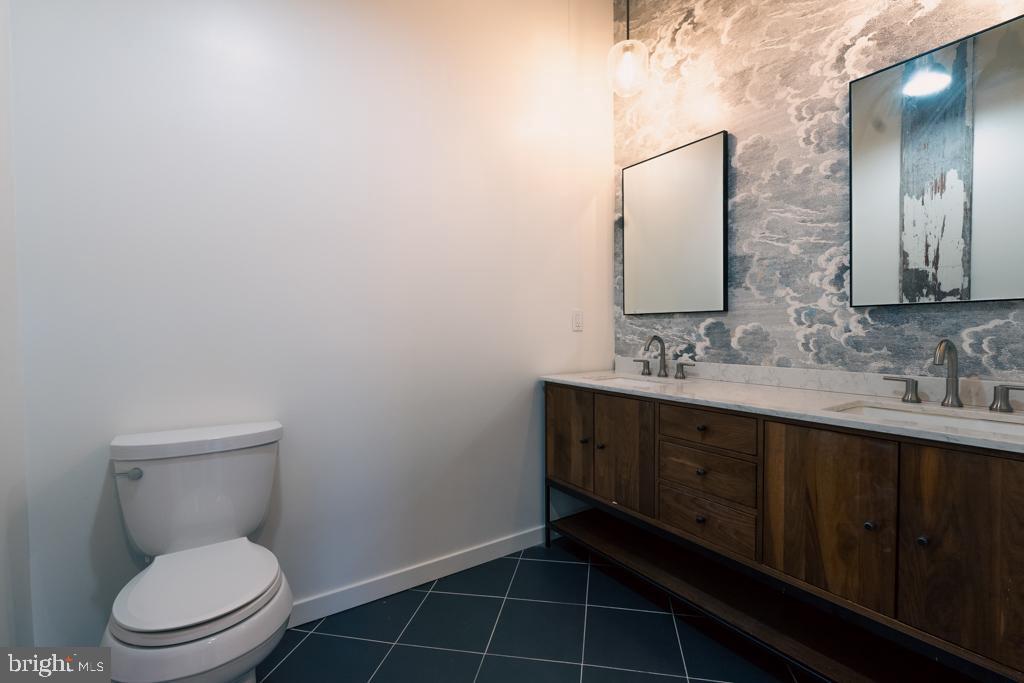 2042 AMBER STREET 46 101