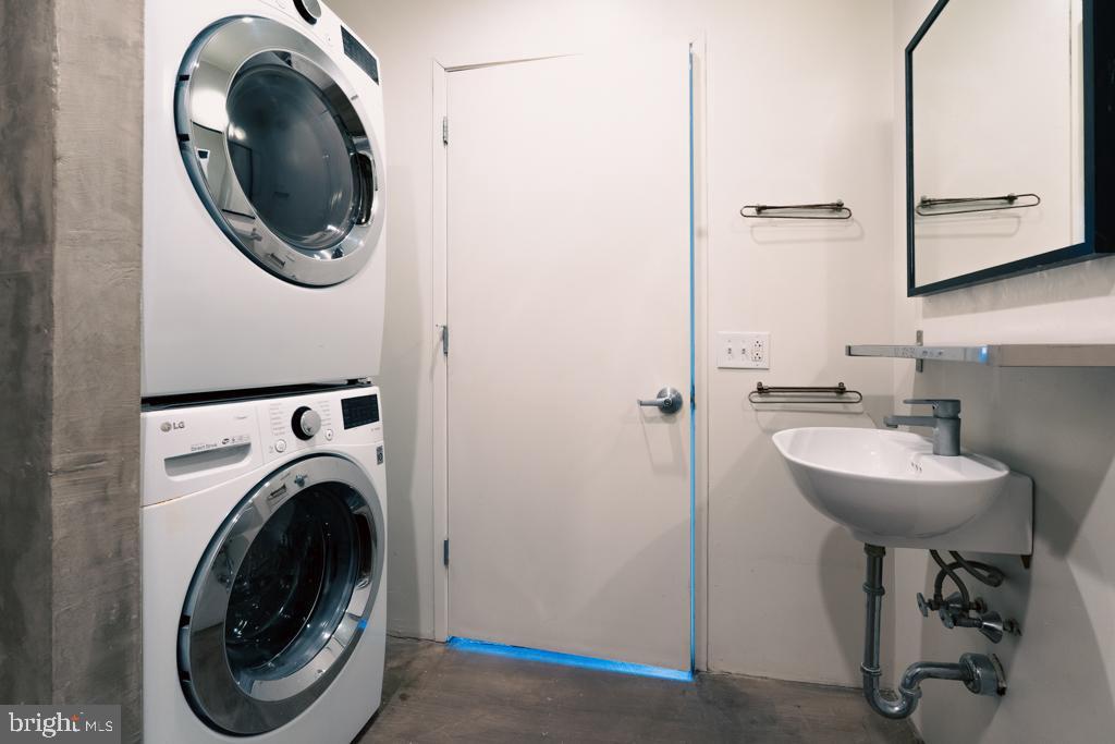 2042 AMBER STREET 46 101