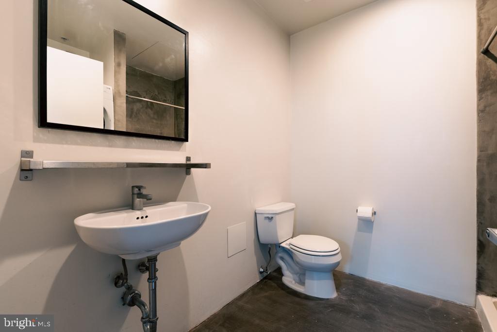 2042 AMBER STREET 46 101